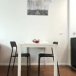 Dmowskiego 17f - Self Check-in 20h