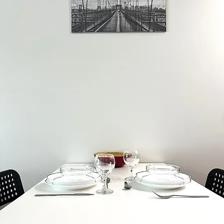 Dmowskiego 17f - Self Check-in 20h